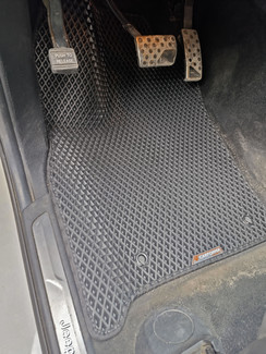 Коврики на Jeep Grand Cherokee (WK2) 2010 - 2022 в Новосибирске